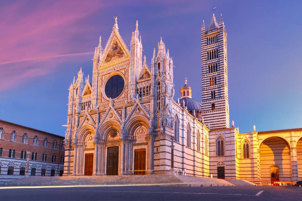 Catedral de Siena ambiente nocturno Toscana rompecabezas en línea