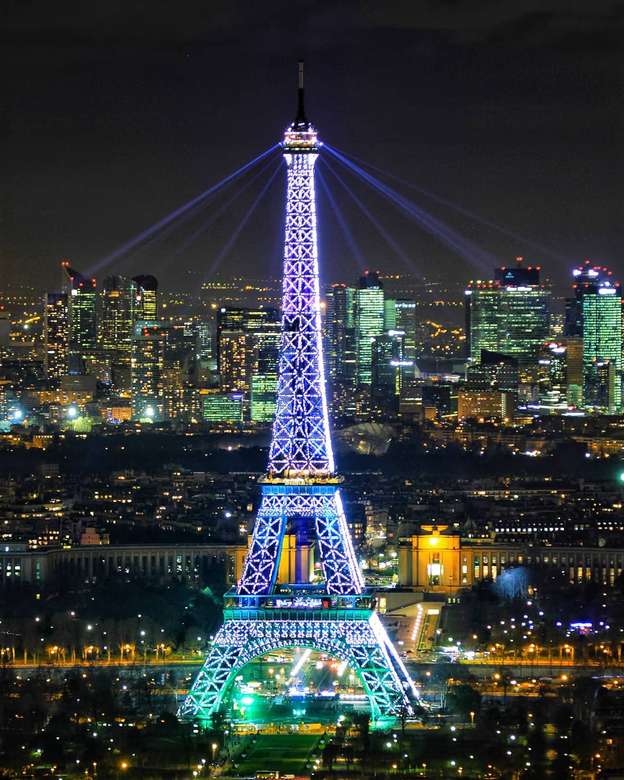 věž v Paříži skládačky online