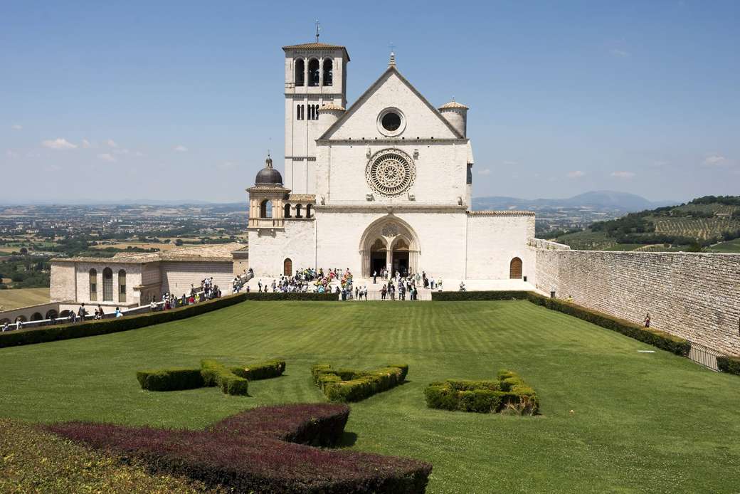 Assisi katedrála Umbrie Itálie skládačky online