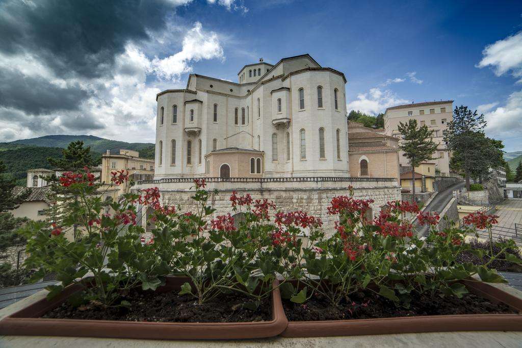 Cascia Hotel delle Rose in Umbria puzzle online