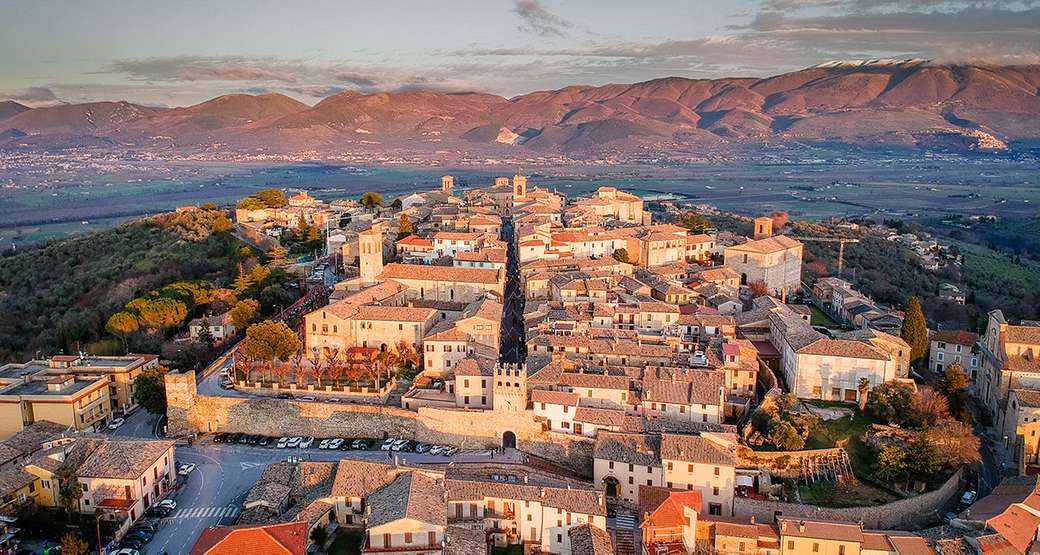 Montefalco in Umbria jigsaw puzzle online