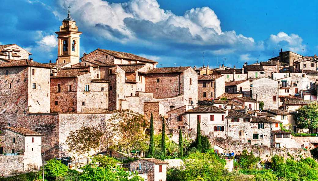 Panoráma města Spello, Umbrie, Itálie skládačky online