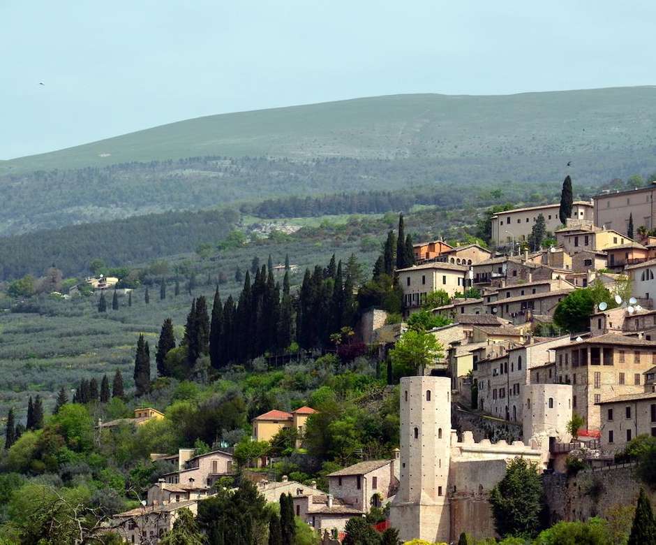 Panoráma města Spello, Umbrie, Itálie online puzzle