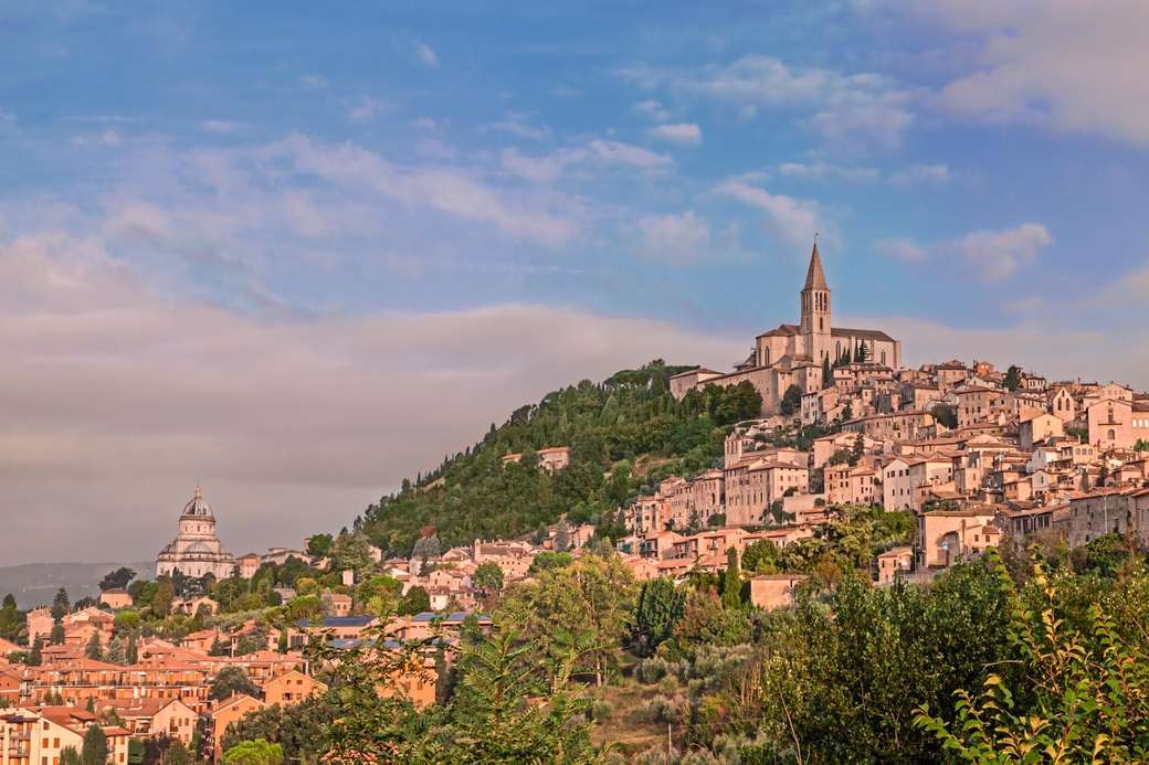Todi stad in Umbrië, Italië legpuzzel online