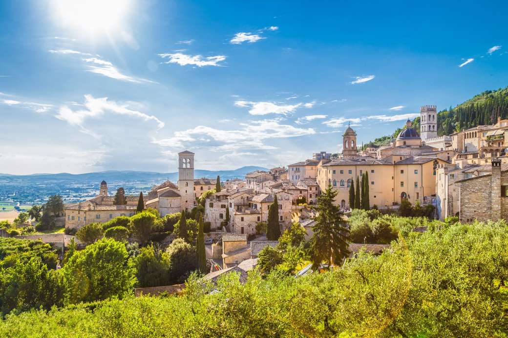 Kilátás a város Assisi Umbria Olaszország online puzzle