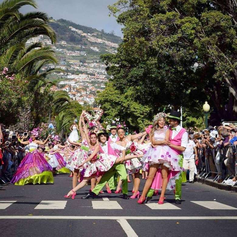 Eine Parade in Portugal auf Madeira Online-Puzzle