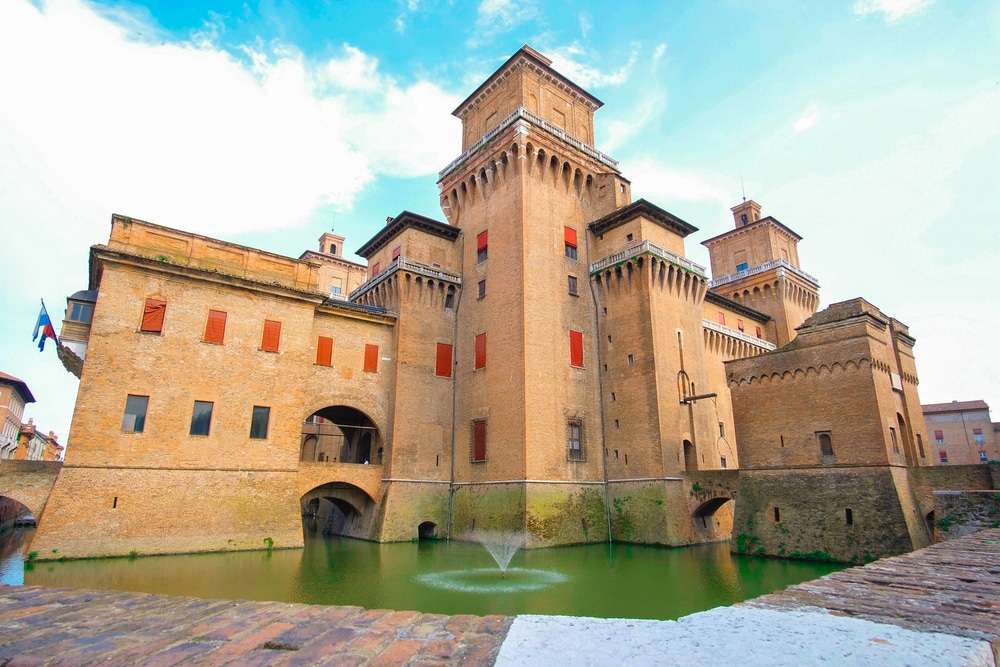 Ferrara Castello Estense Emilia Romagna Pussel online