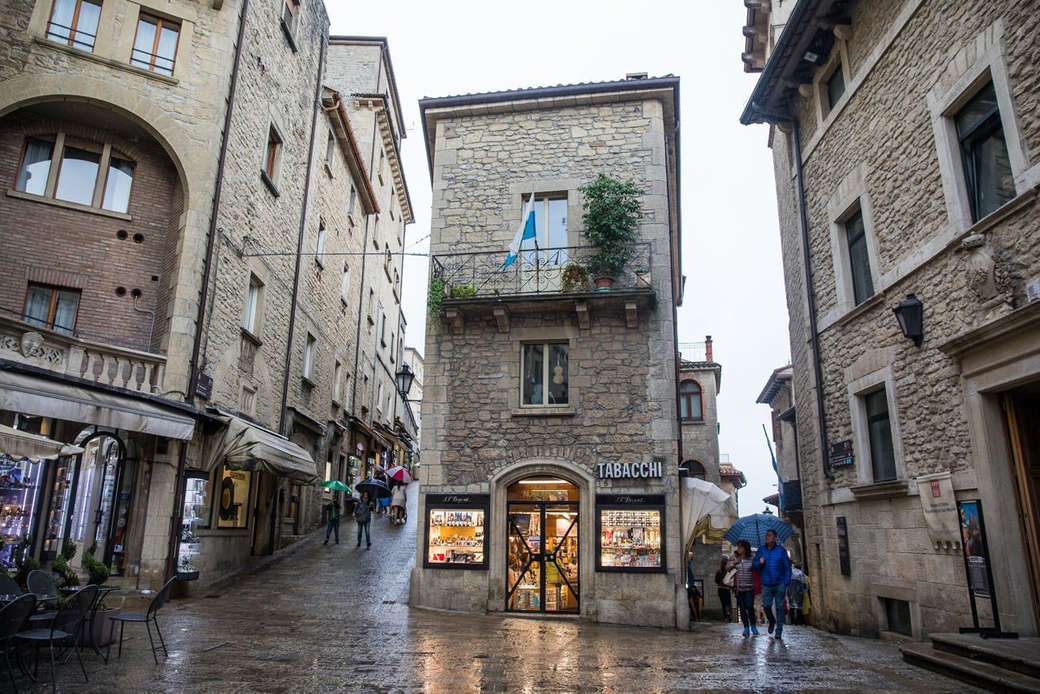 San Marino in Italia puzzle online