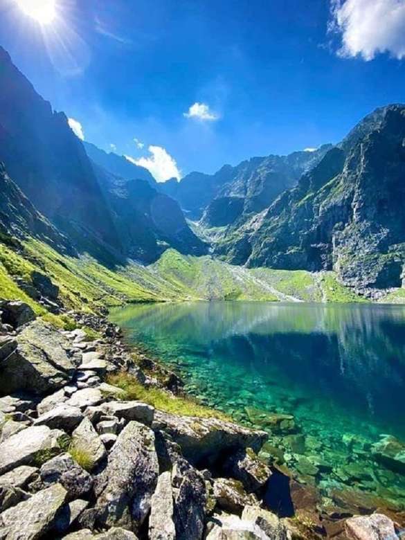Lake in the mountains. jigsaw puzzle online