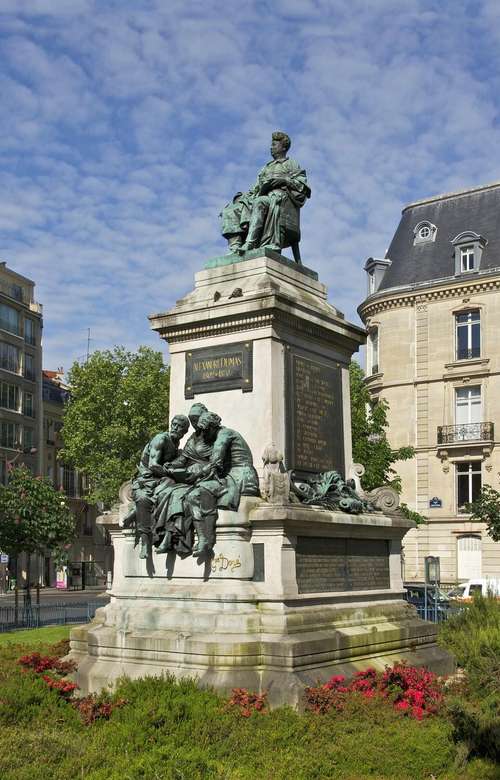 statua di Alexander Dumas puzzle online