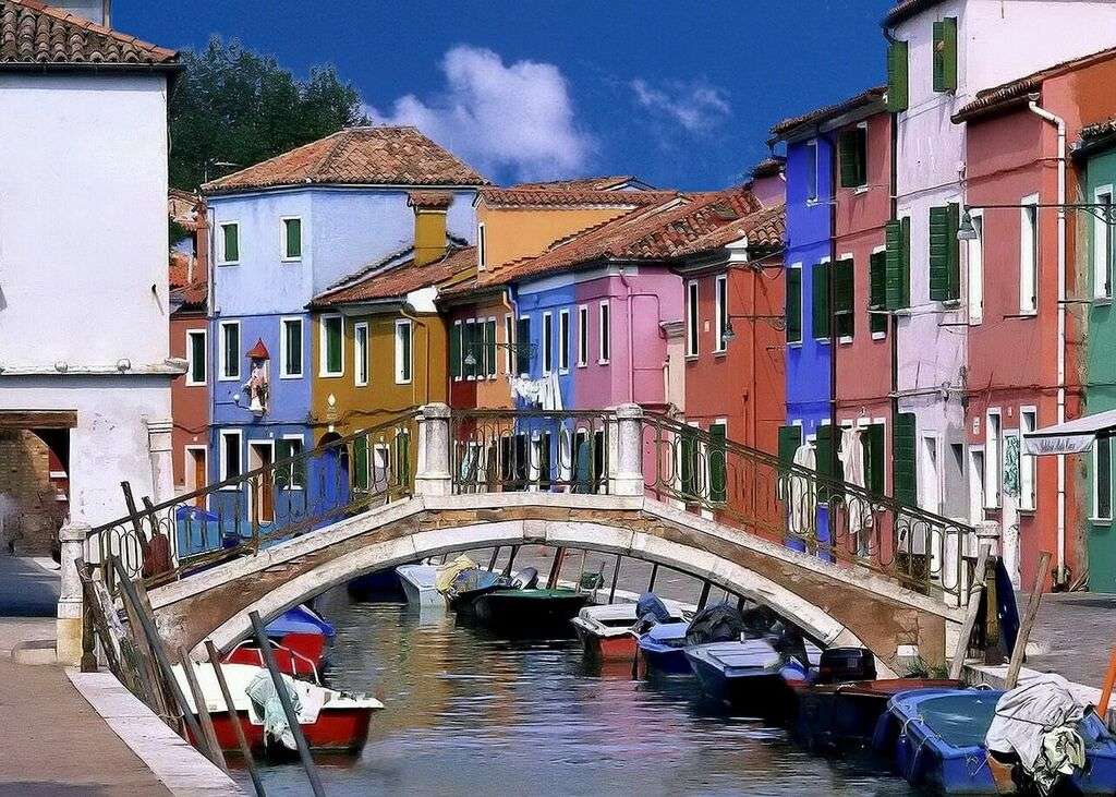 Színes házak a Burano Murano Velencén online puzzle