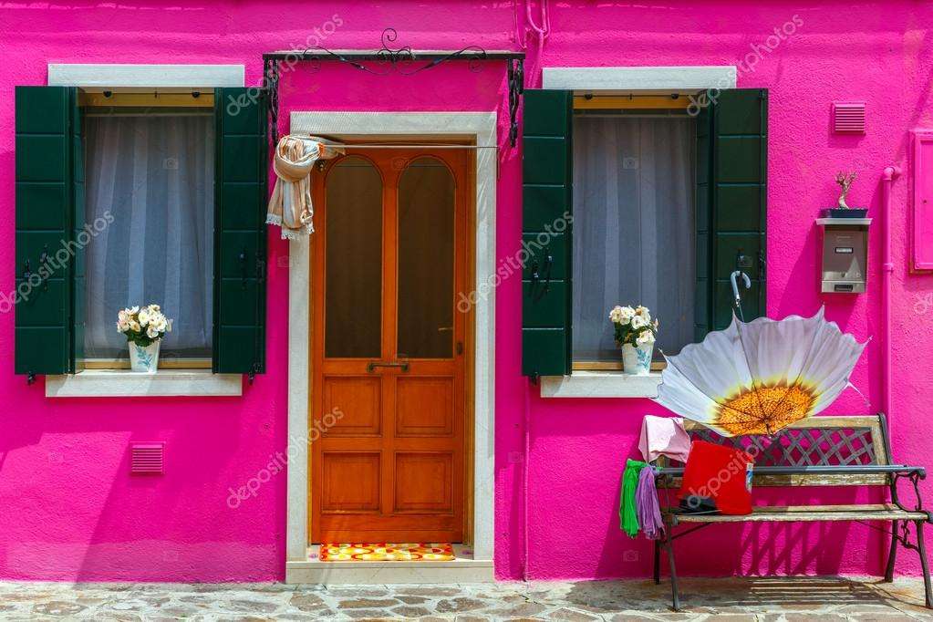 Ett färgglatt hus pussel på nätet