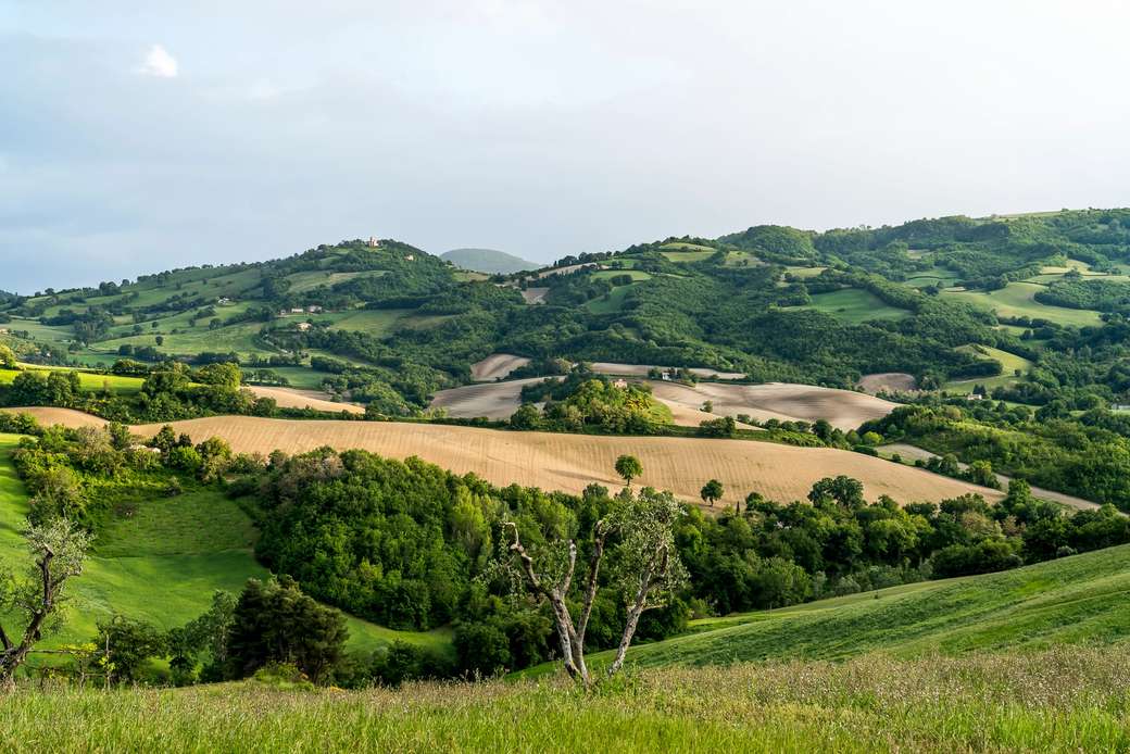 Landschap uit de regio Marche in Italië legpuzzel online