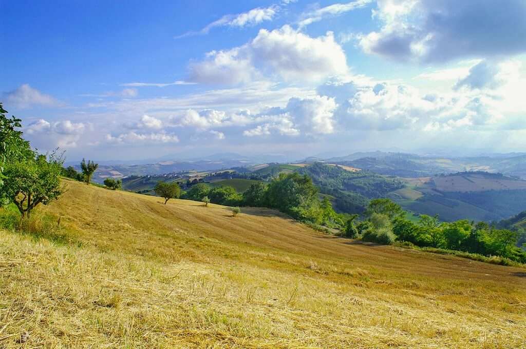 Краєвид регіону Марке в Італії пазл онлайн