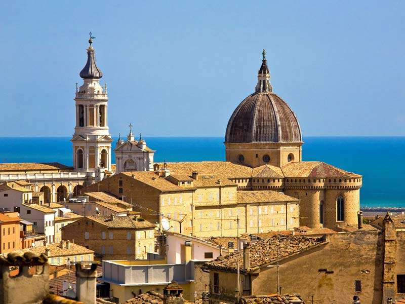 Loreto stad in Marche, Italië online puzzel