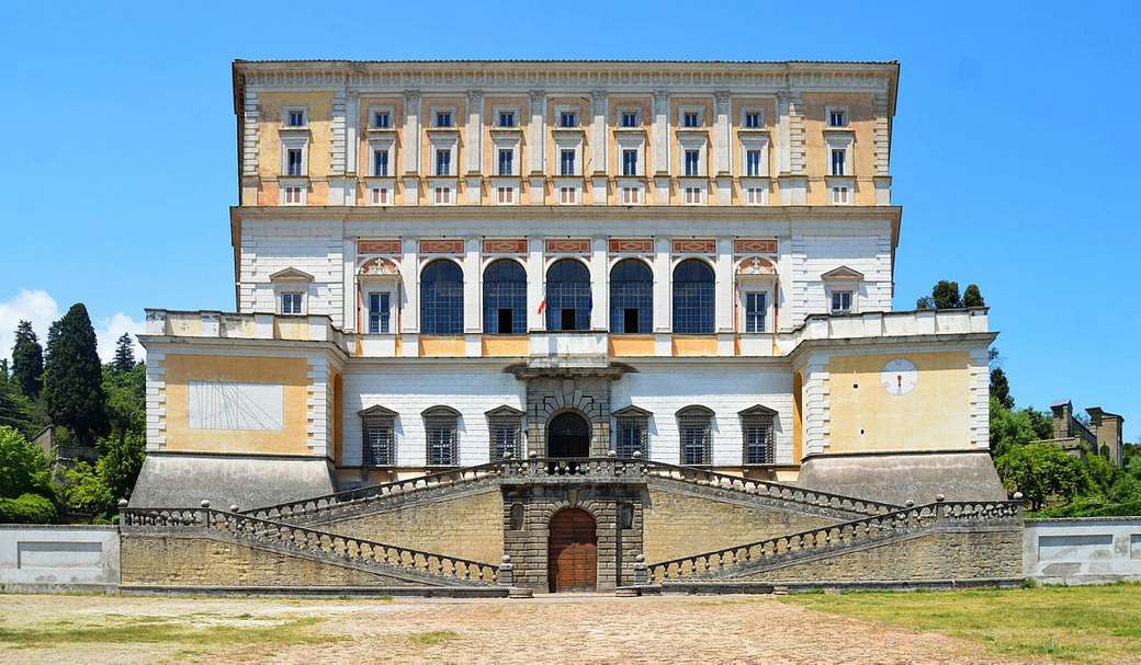 Caprarola Villa Farnese v Marche v Itálii skládačky online
