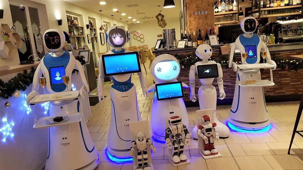 robotičtí číšníci skládačky online