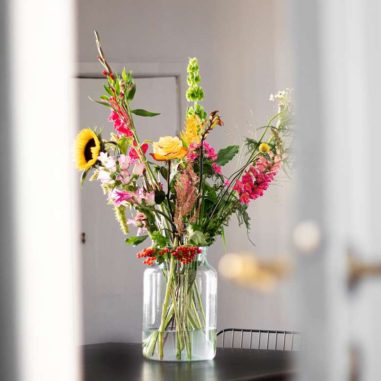 Virágcsokor a nappaliban online puzzle