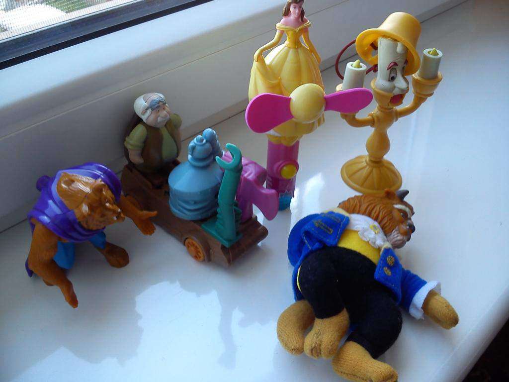 Figurines from a fairy tale online puzzle