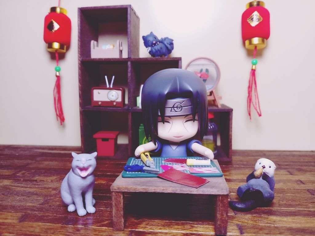 Itachi egy japán nappaliban kirakós online