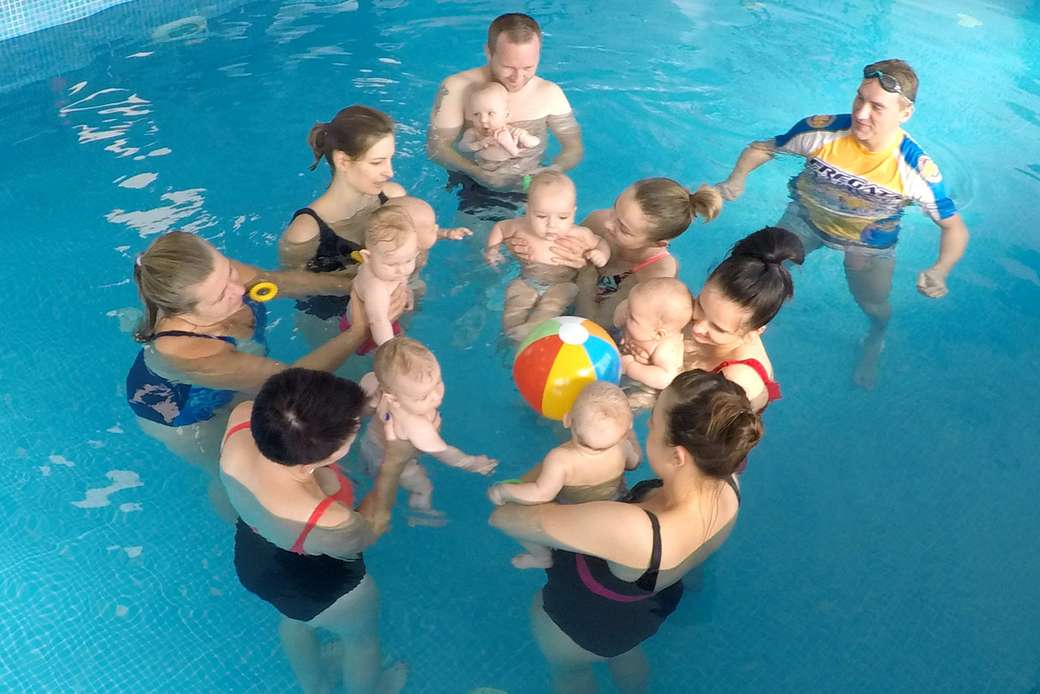 Бебешки уроци по плуване онлайн пъзел