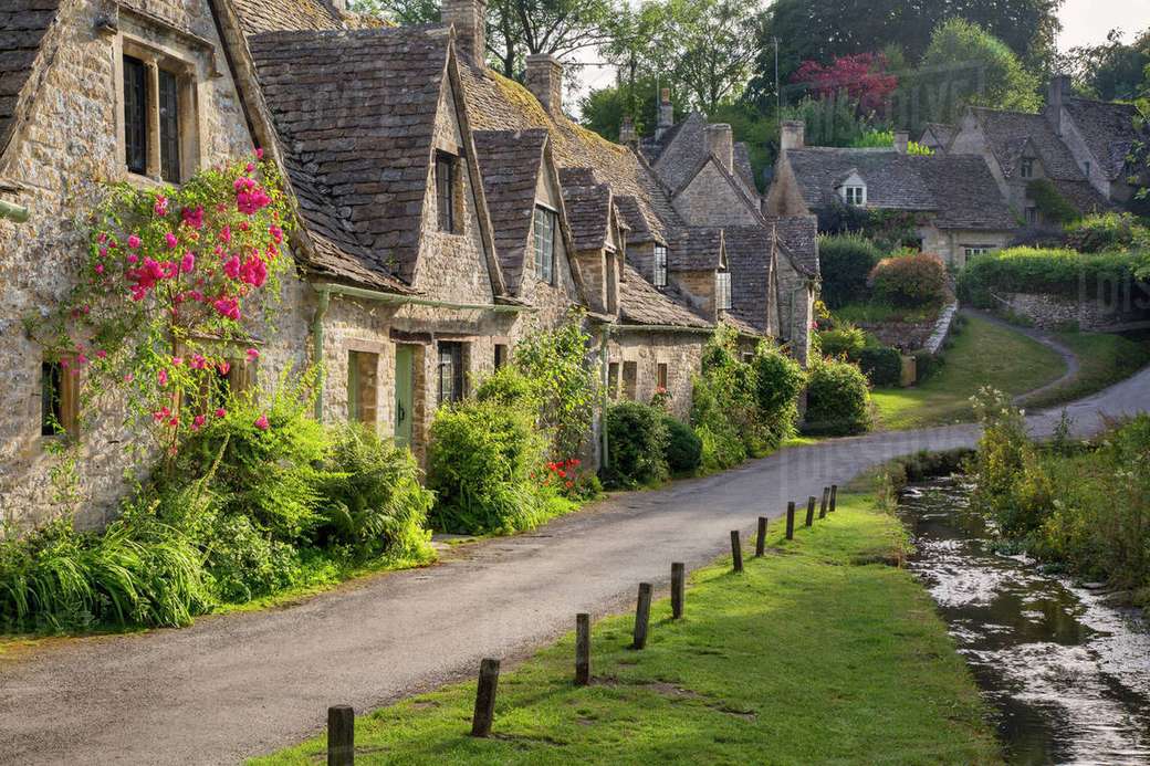 Houses in England jigsaw puzzle online
