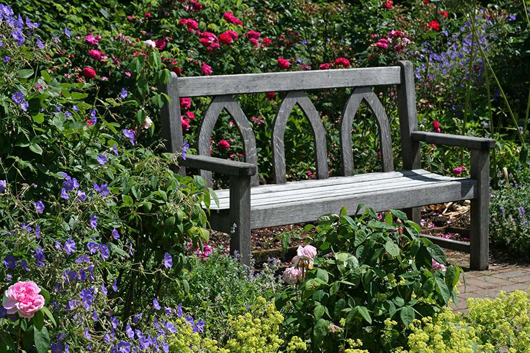 Pihenőhely a kertben kirakós online
