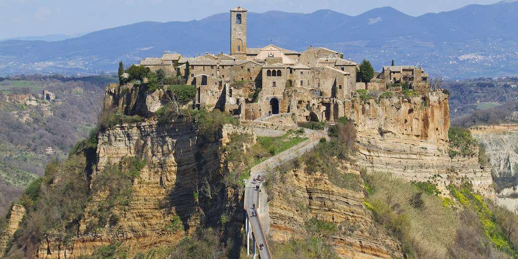 Civita di Bagnoregio Abruzzo Italien pussel på nätet