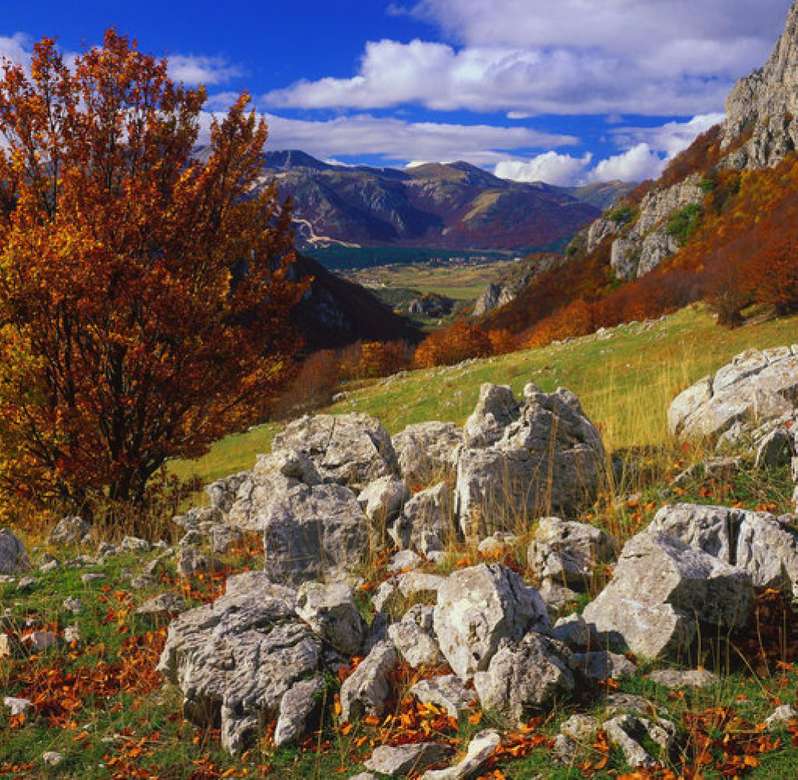 Landschaft Abruzzen im Herbst Italien Online-Puzzle