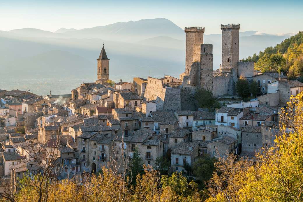 Pacentro i Abruzzo Italien Pussel online