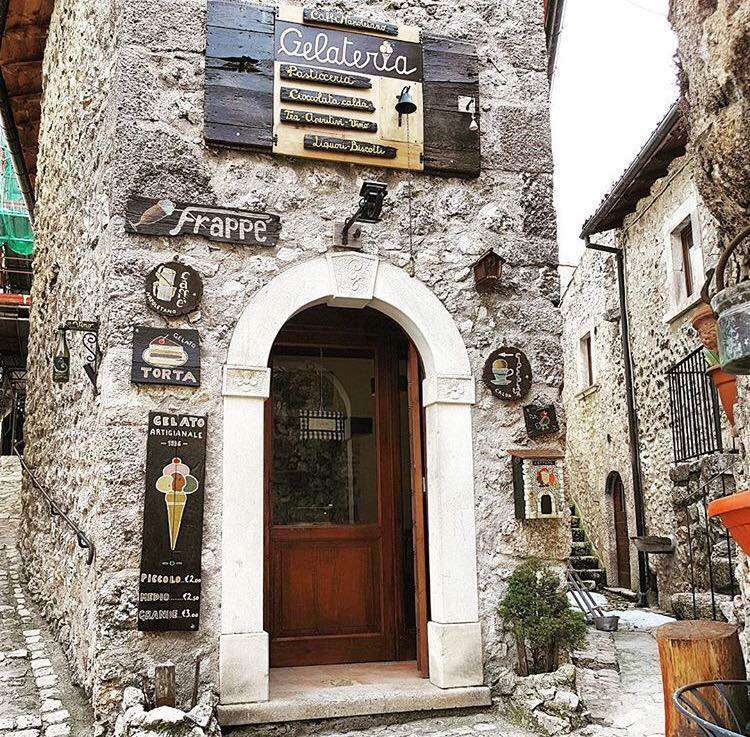 Santo Stefano di Sessanio Abruzzo Itálie skládačky online