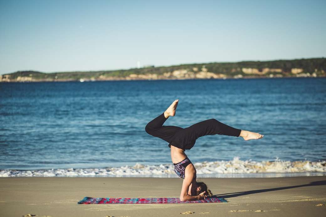 Yoga la ocean puzzle online
