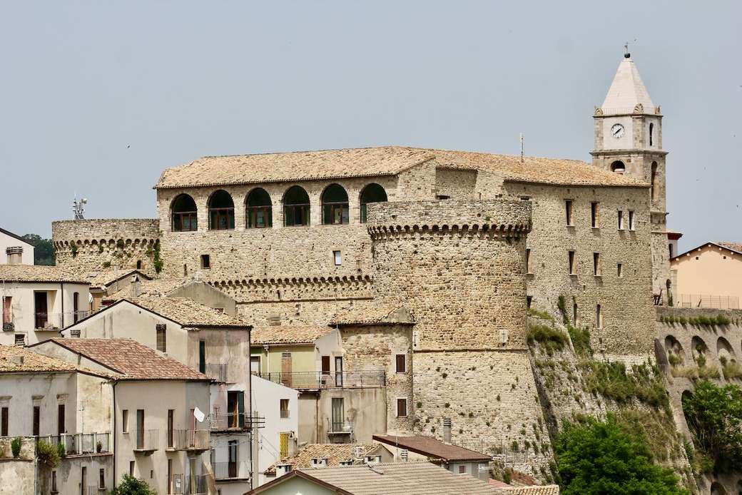 Civitacampomarano Castello Molise regio Italië legpuzzel online