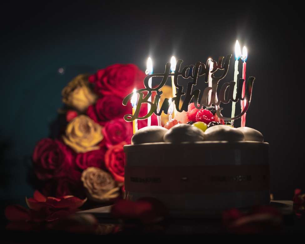 Narozeninový květinový dort skládačky online