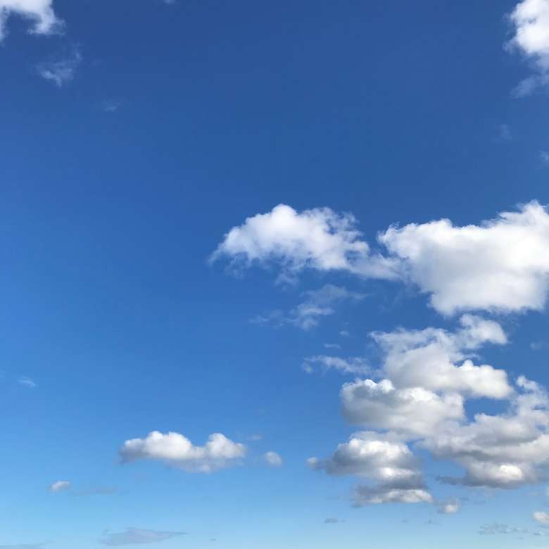 блакитне небо пазл онлайн