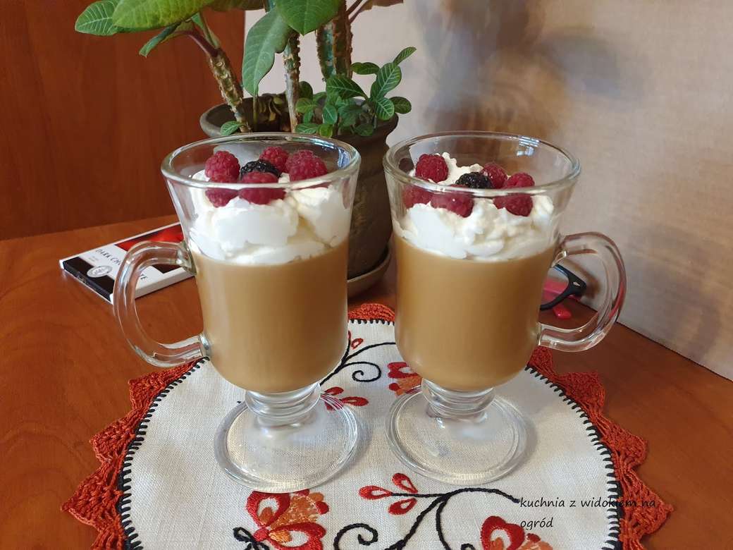 Café com sorvete e frutas puzzle online