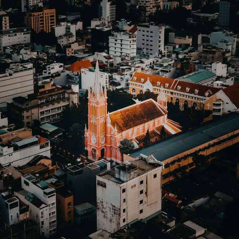 Luftaufnahme von Stadtgebäuden während des Tages Puzzlespiel online