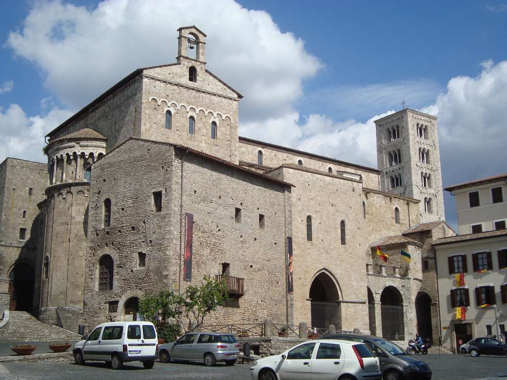 Anagni-katedralen i Santa Maria Pussel online