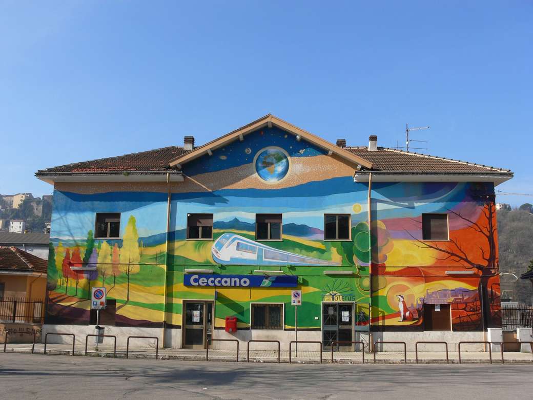 Железнодорожный вокзал Чеккано Регион Лацио Италия пазл онлайн