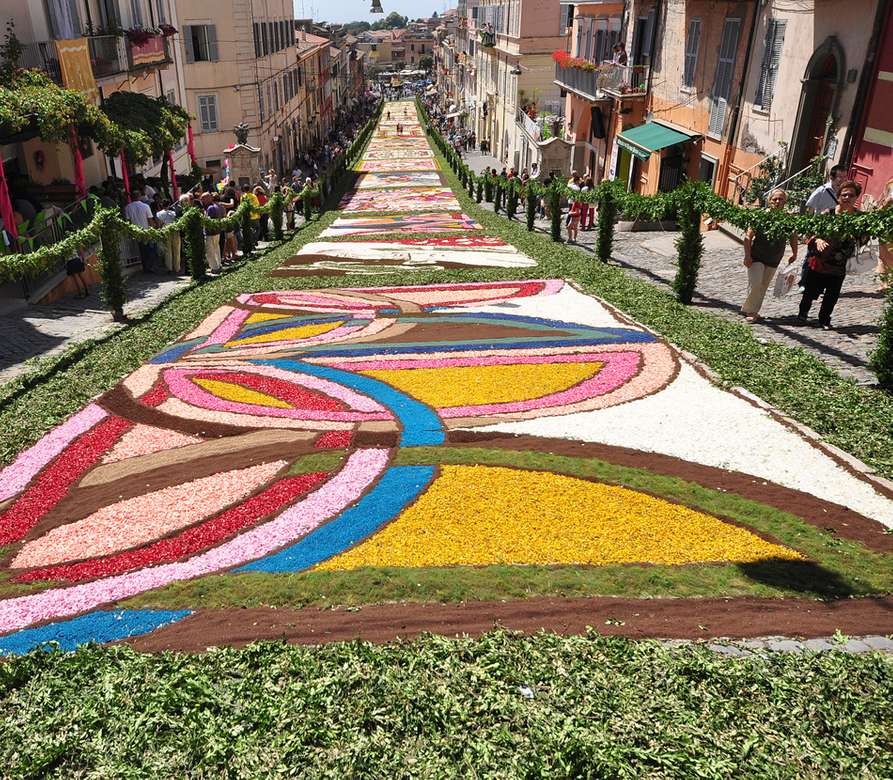 Фестиваль цветочных ковров в Дженцано Регион Лацио пазл онлайн