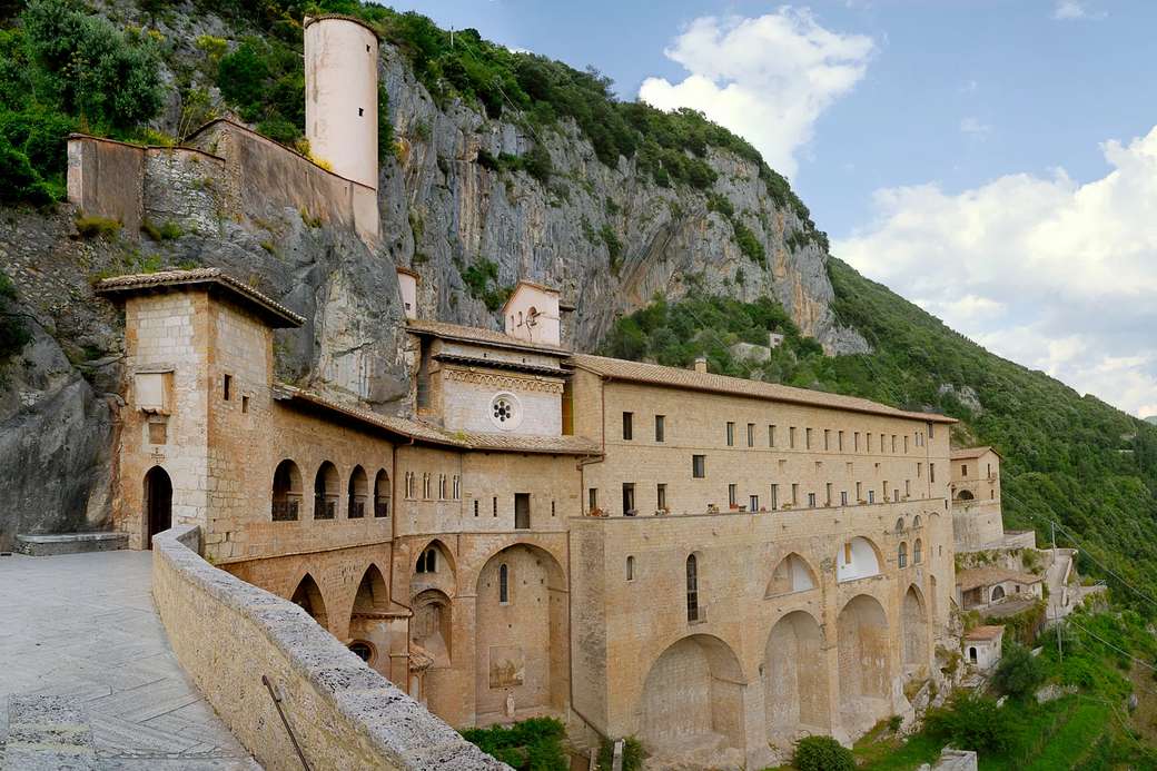 Бенедиктински манастир Субиако Регион Лацио Италия онлайн пъзел