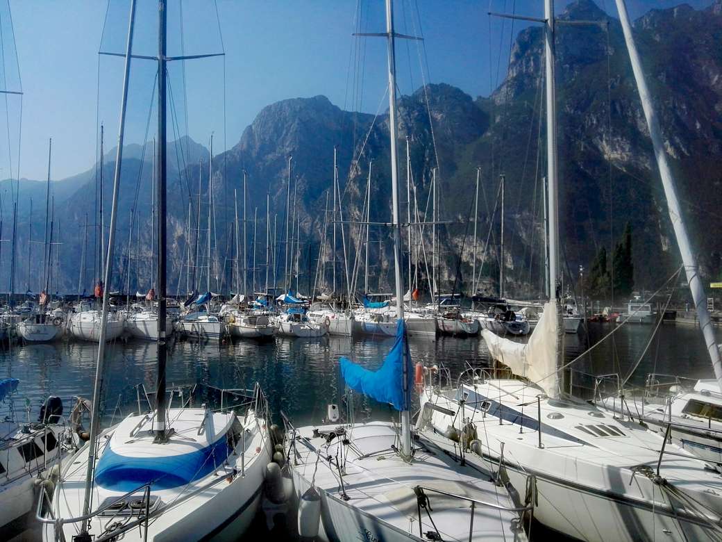 Marina a Garda-tónál online puzzle