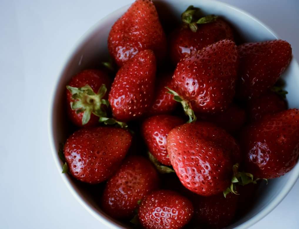 Bol aux fraises puzzle en ligne
