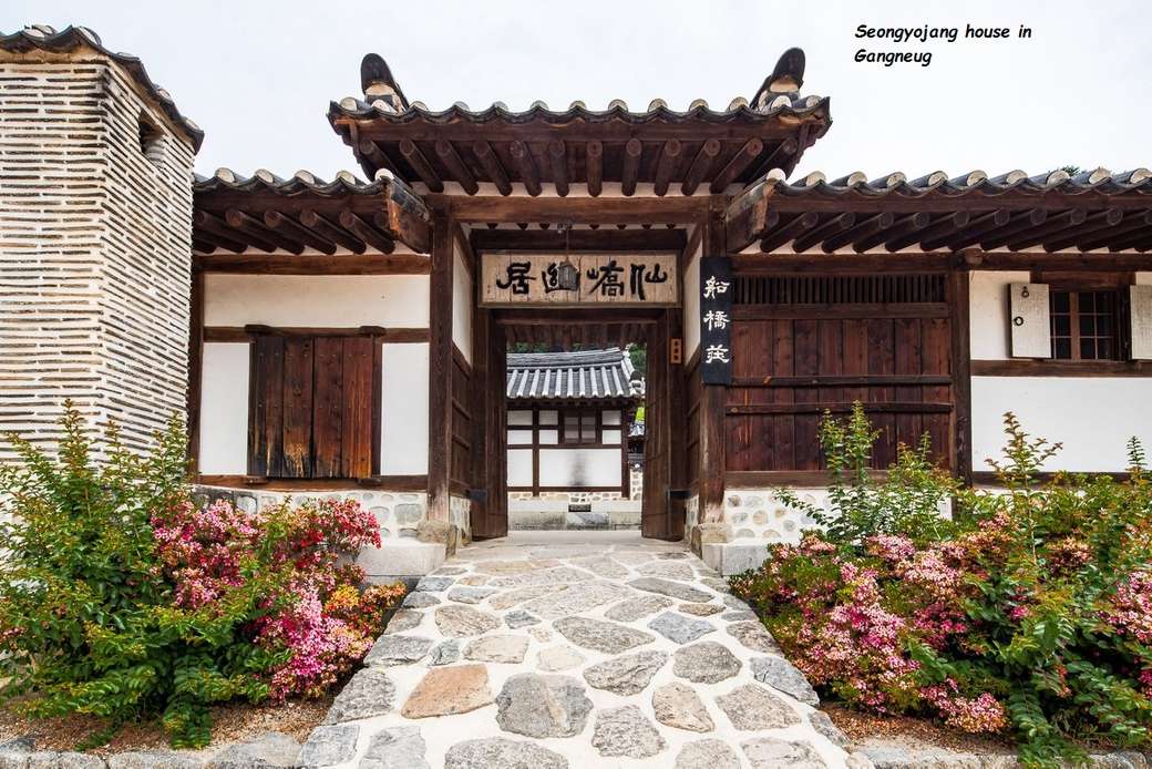 Beautiful Korean architecture online puzzle