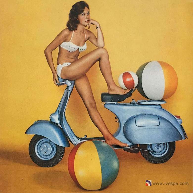 Vespa Scooter jigsaw puzzle online