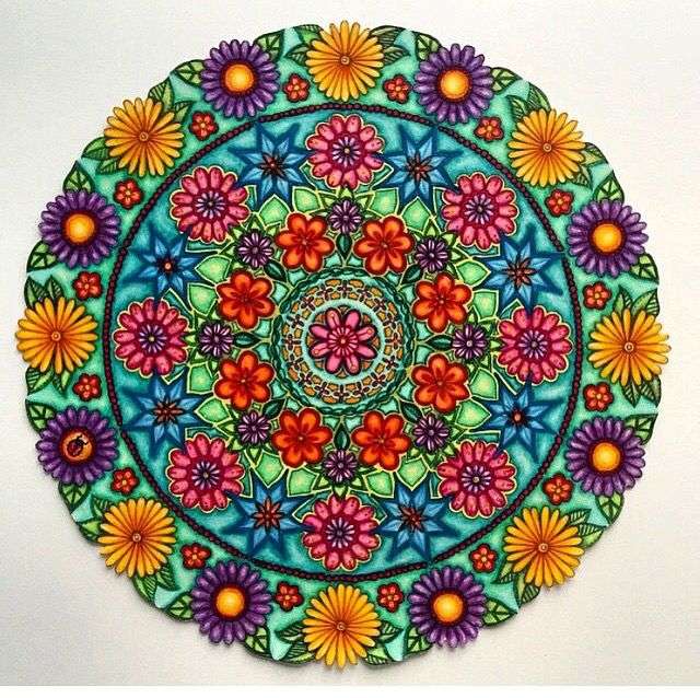 Mandala färgglad i många färger Pussel online