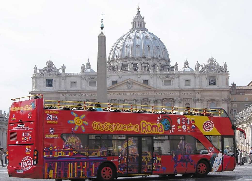 Roma vizitează obiectivele turistice cu autobuzul care traversează Bazilica Sf. Petru puzzle online