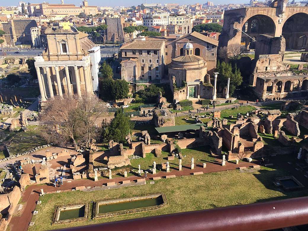 Starodávná místa ve městě Řím online puzzle