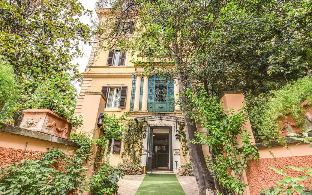 Hotel cu grădină la Roma puzzle online