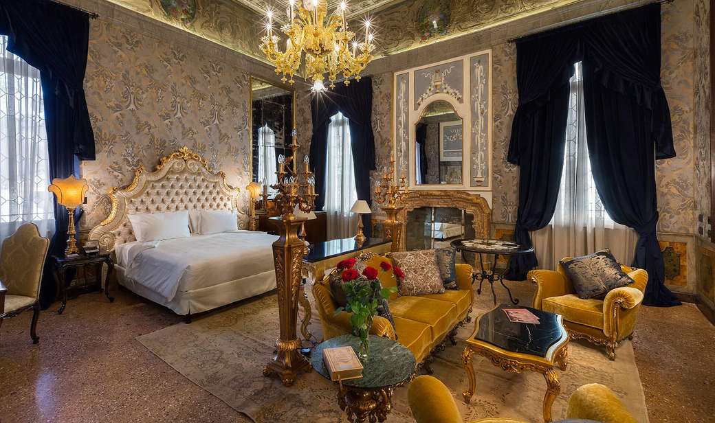 Camera de lux Venice Palazzo Venart jigsaw puzzle online